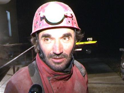 Speolog ungur, accidentat şi blocat într-o peşteră din Padiş (FOTO)